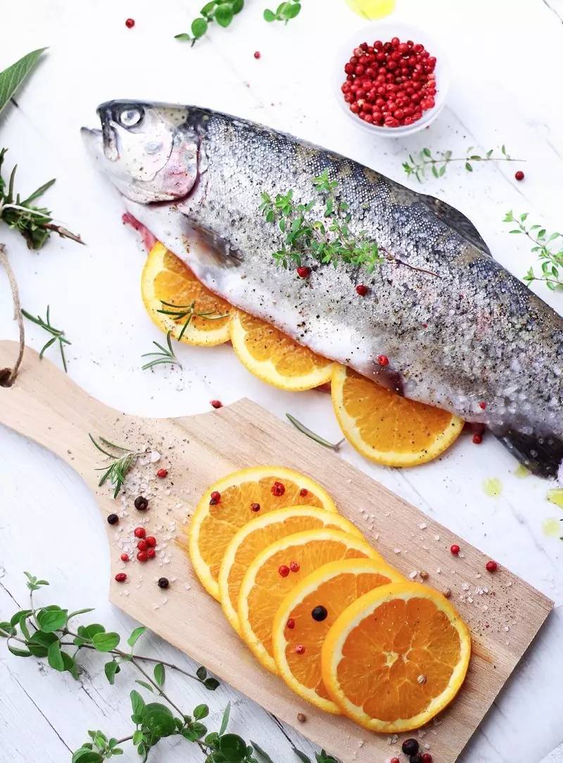 我们日常吃的三文鱼有寄生虫吗,所有的三文鱼都有寄生虫吗