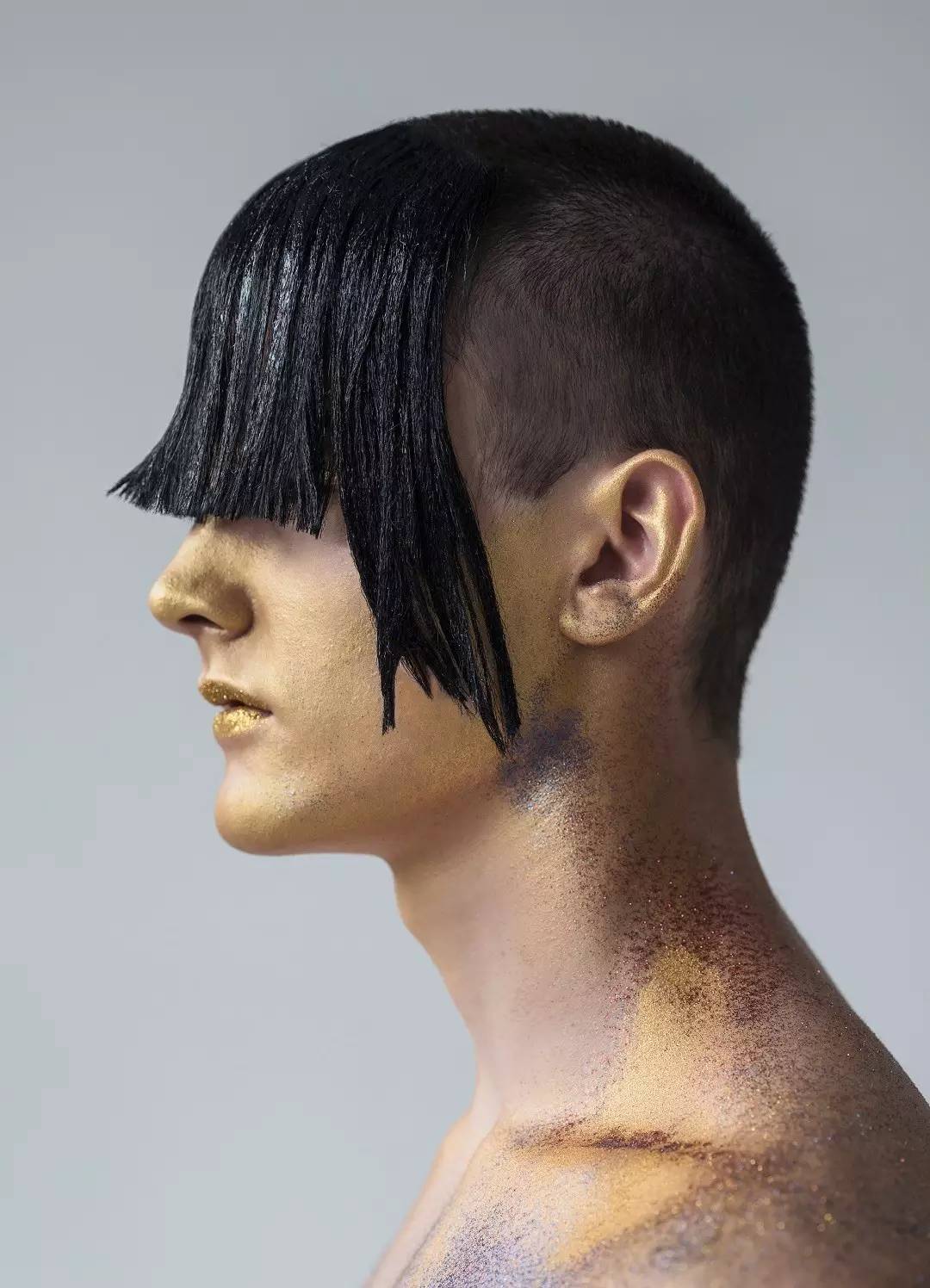 男人要成长和提升自己,男人要努力挣钱提高生活水平