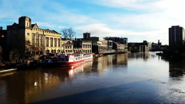 英国南部城市有哪些大学,英国的大学之城