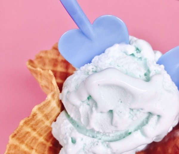 这么热的天你还不来吃冰淇淋吗,天气这么热还不来个清爽的冰淇淋
