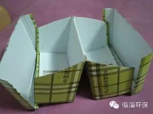 用鞋盒自制书本收纳盒 (用垃圾鞋盒制作收纳品的步骤)
