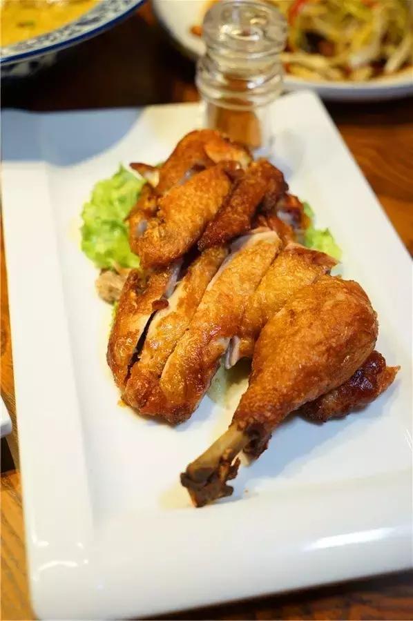 蒙眼用剪刀做面，服了！这么牛X的店居然系佛山的10年老字号！东家好吃才是硬道理！