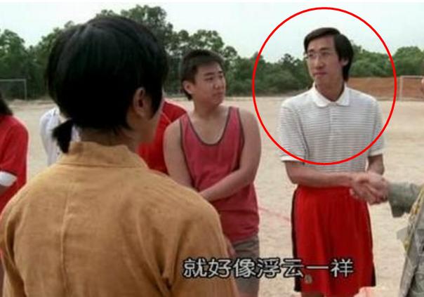 周星驰电影吴孟达被雷倒的场面,周星驰吴孟达审死官片段