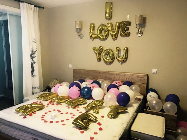 客片故事：没想到真心话大冒险游戏的惩罚，竟然这么快成了真！