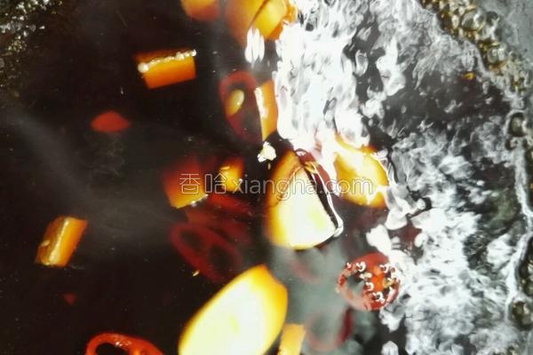 买来黄瓜吃不完自己怎样做酱黄瓜,第二天就能吃的酱黄瓜的腌制方法