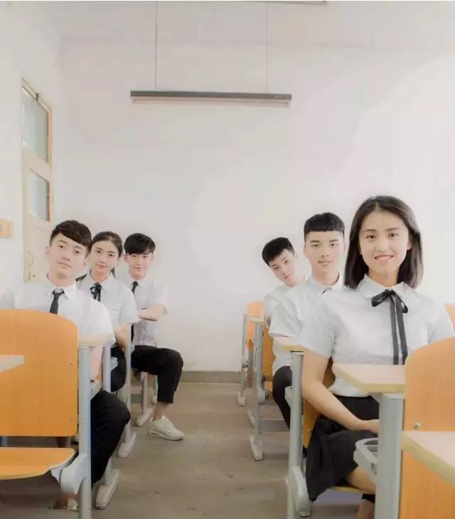 学长带你逛校园西安翻译学院,西安翻译学院学姐带你练口语