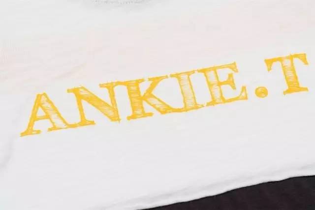 给宝宝购的衣服,给宝宝买衣服的注意事项