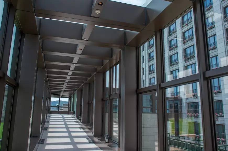 一天吃四五顿饭不长肉才怪,一天吃四顿不胖都不行