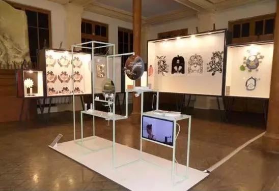 我也想要每天妆容精致，但我更不想早起。