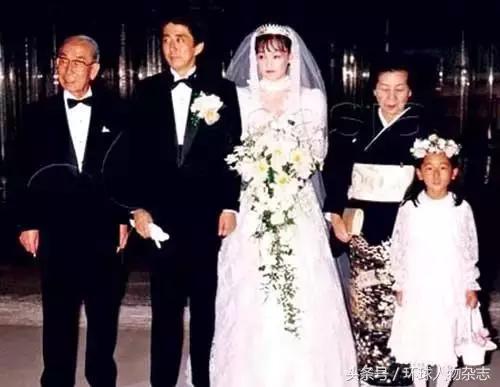 前景不利,后院失火,最近安倍过得很闹心,都是因为这两个女人