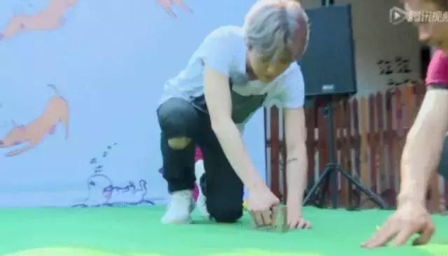 鹿晗约吧大明星谈25岁,鹿晗在节目里说想女朋友