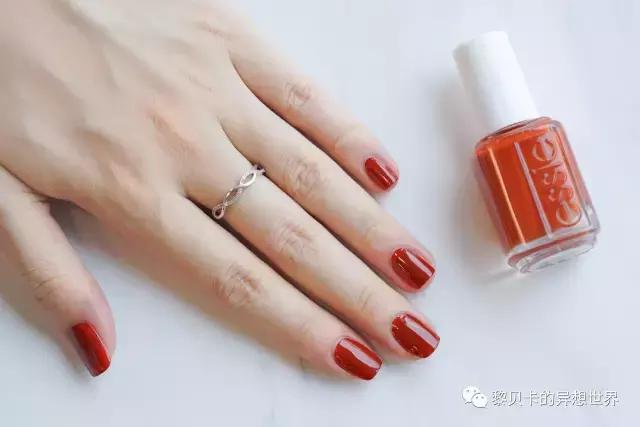 什么指甲油颜色显手白又好看,哪种纯色甲油显手白