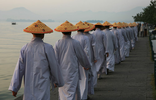 直呼出家人为“尼姑”是很不礼貌的行为，你造吗？