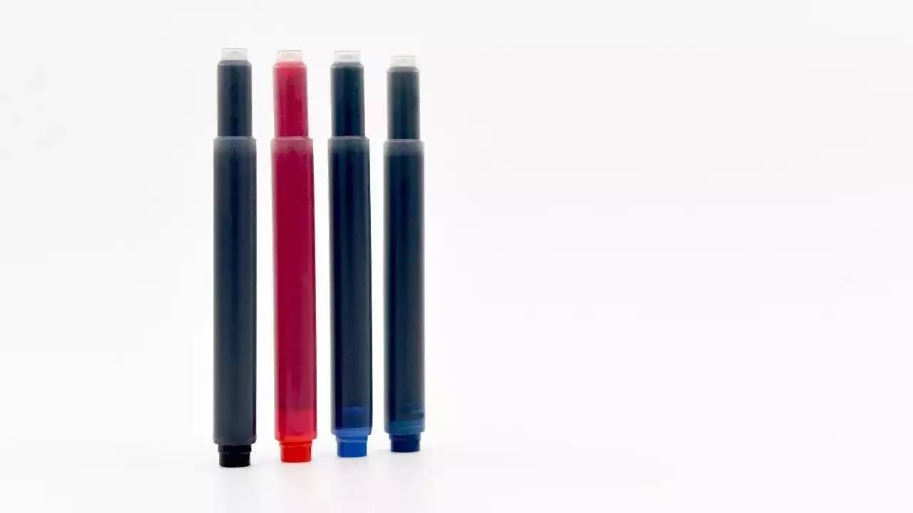 初入职场这几个穿搭技巧要注意,职场穿搭如何看起来舒服又板正