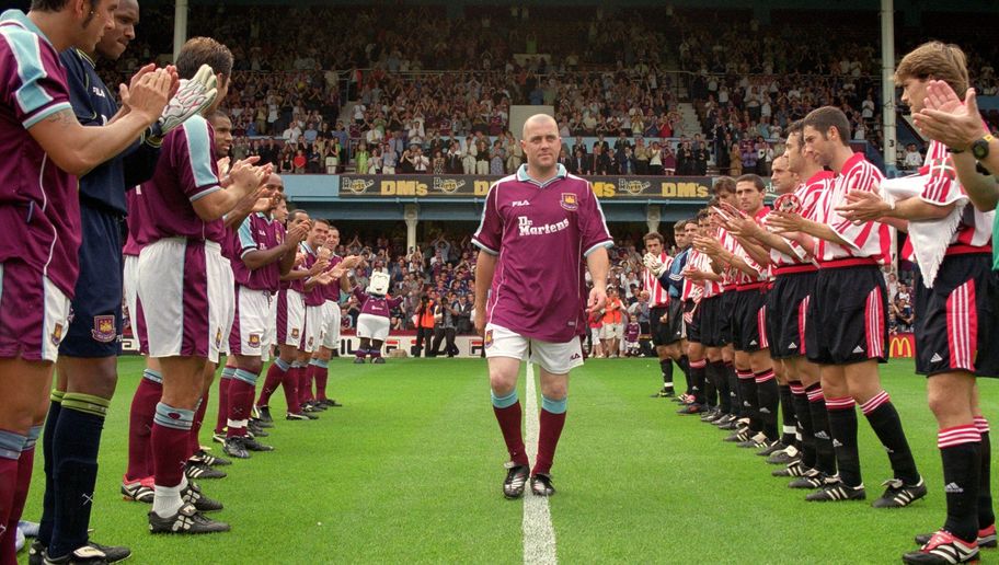 八球惨遭血虐、场上全员斗殴，告别赛能踢成这样也是没sei了！