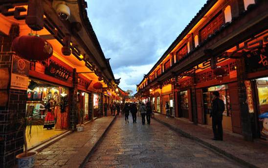 云南旅游全攻略自由行美食,别再问攻略