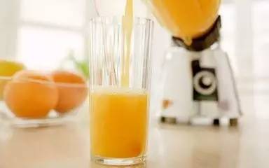 12个月以下的婴儿不建议喝果汁,给宝宝喝果汁的几个误区你知道吗