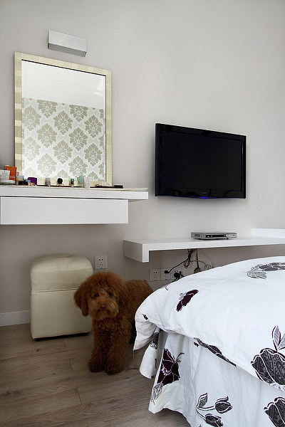 武汉老园艺师只因老伴喜爱花儿,果断把卧室窗台巧变花园式榻榻米!