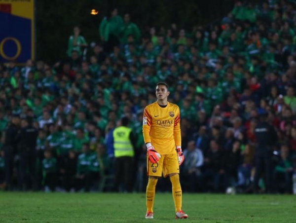 梅西巴萨一线队首秀时几岁,梅西在巴萨生涯的表现