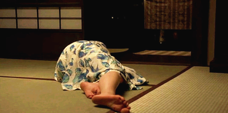 他是“犯桃花”的俊美漫画家，邂逅17岁单纯少女后浪子回头，却因瞥见妻子那一幕，关进“没有女人的地方”