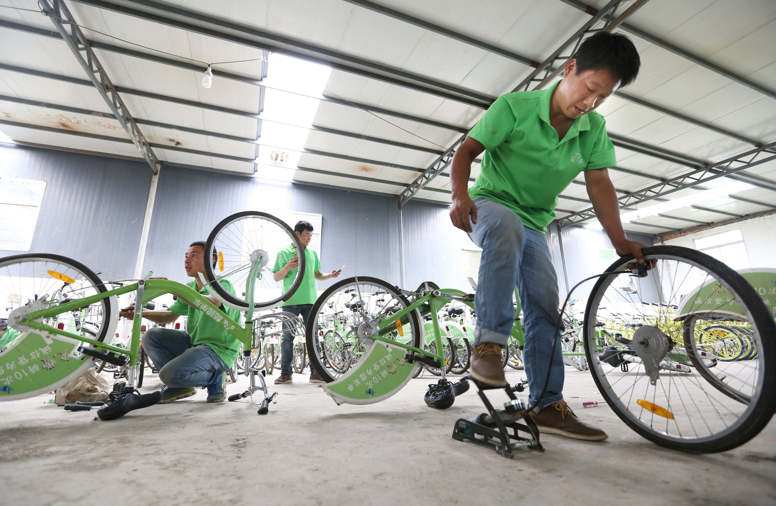 公共交通工作者,共享单车工作人员自述