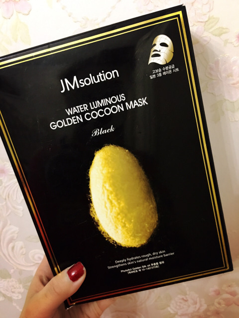 补水面膜好还是补水精华液好,哪种补水面膜补水效果好