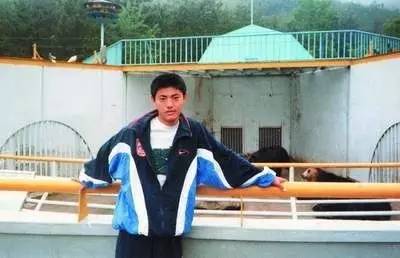 王子一酒瓶子不仅打死了人，也打碎了金德四少的职业足球梦—拾遗2001