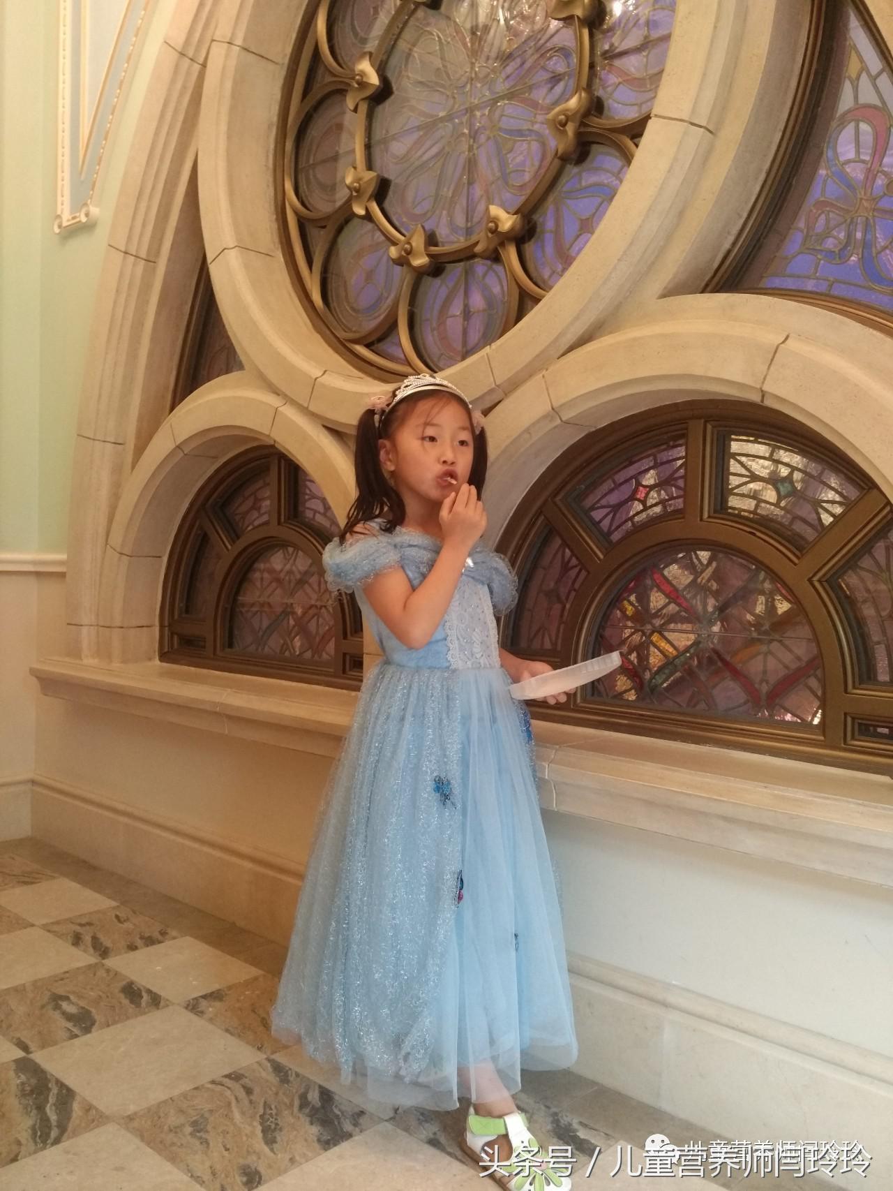 下雨天去迪士尼玩有影响吗,下雨天的迪士尼巡游