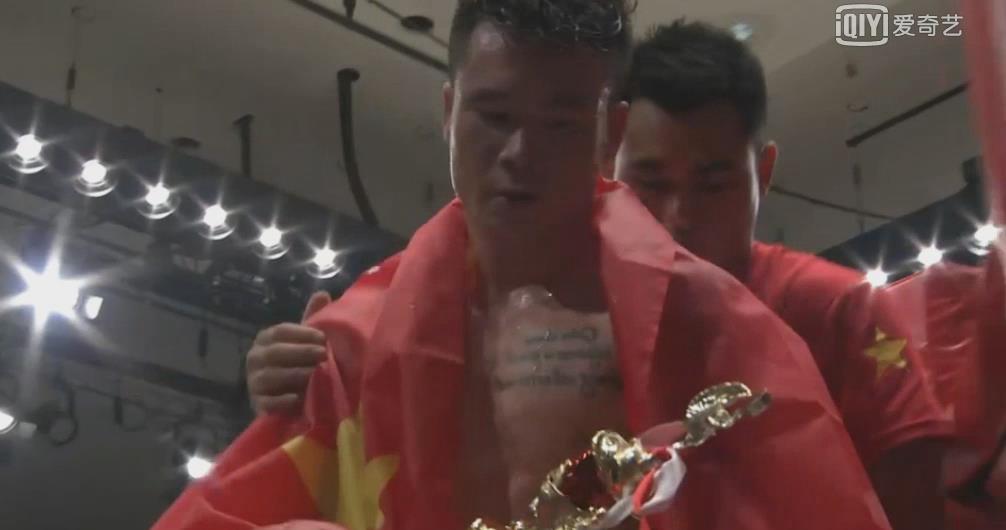 泰拳小侯爷邓泽奇大战勒德斯拉,泰拳小侯爷邓泽奇最血腥的比赛