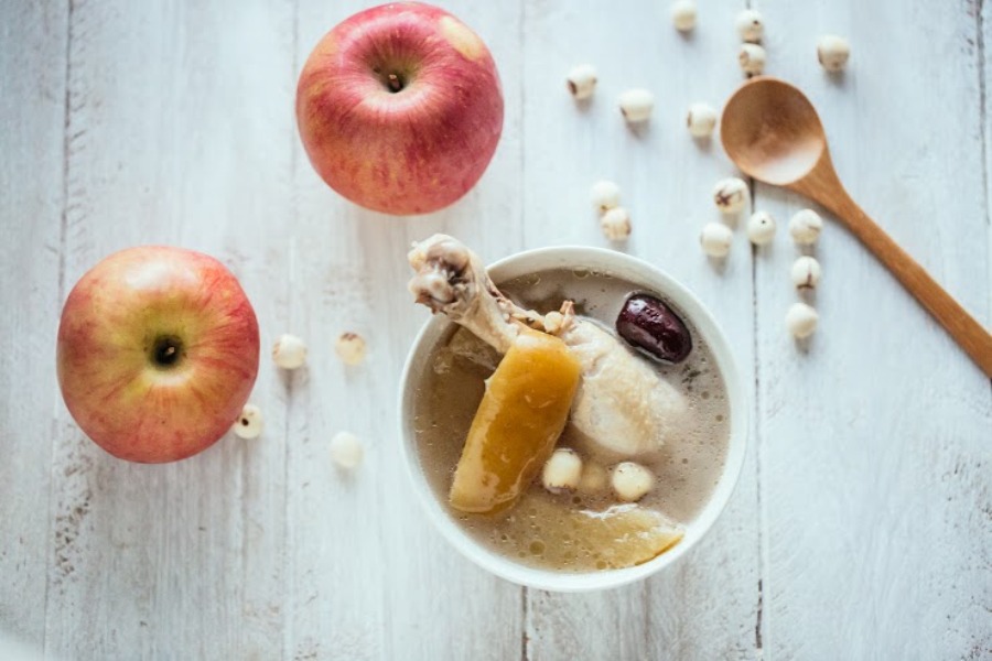 坐月子中暑吃什么,夏季坐月子中暑