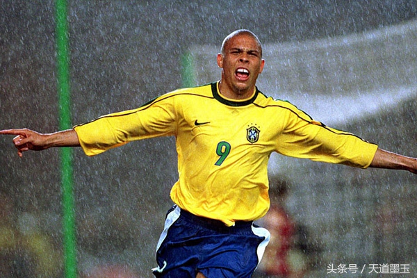 足坛历史射手排行榜,足坛历史上十大射手榜排行