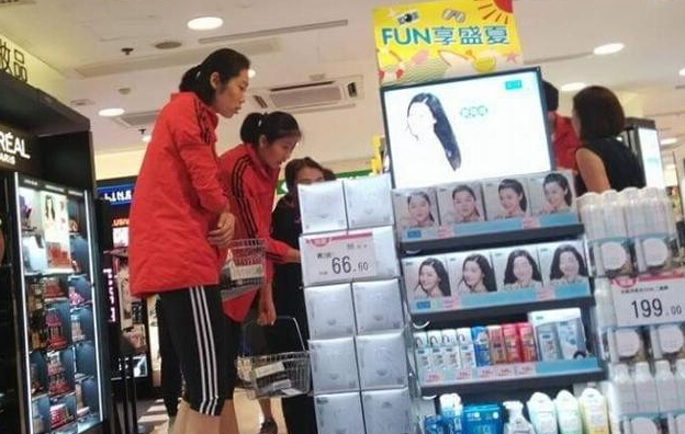 涓浗濂虫帓闃熷憳棣欐腐璐墿,涓浗濂虫帓棣欐腐璐墿瑙嗛