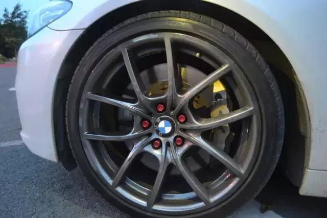 汽车改装的“鲍鱼”卡钳总有一款合你口味