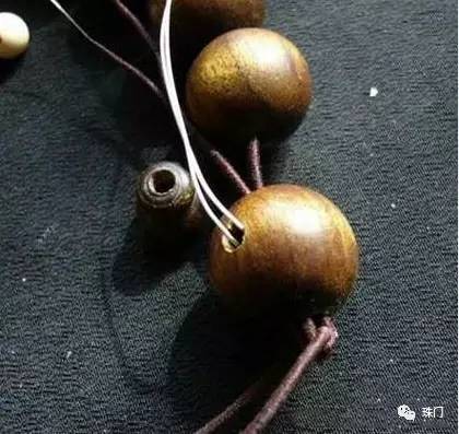 佛珠的穿法三通打结视频,佛珠108三通的穿法慢步骤