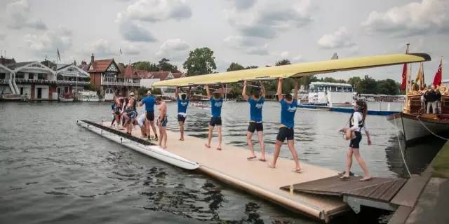 她在《权力的游戏》里一脱成名，却从此走上了实力派的光辉大道