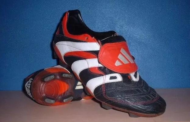 阿迪达斯致敬,阿迪达斯纪念鞋