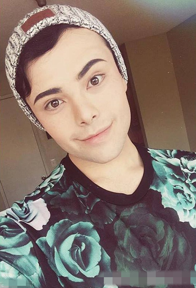 TA扮演的迪士尼公主被赞完美，但卸妆后的模样却让网友接受不了！