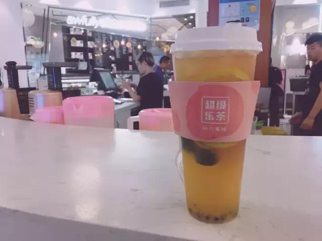 蹦野迪不如吃果盘，如何用20块在上海街头打败妖艳*货贱**？