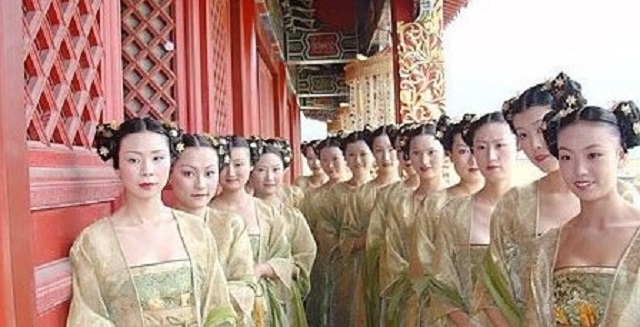 皇帝死后嫔妃怎么处理,皇帝去世的妃子怎么处理