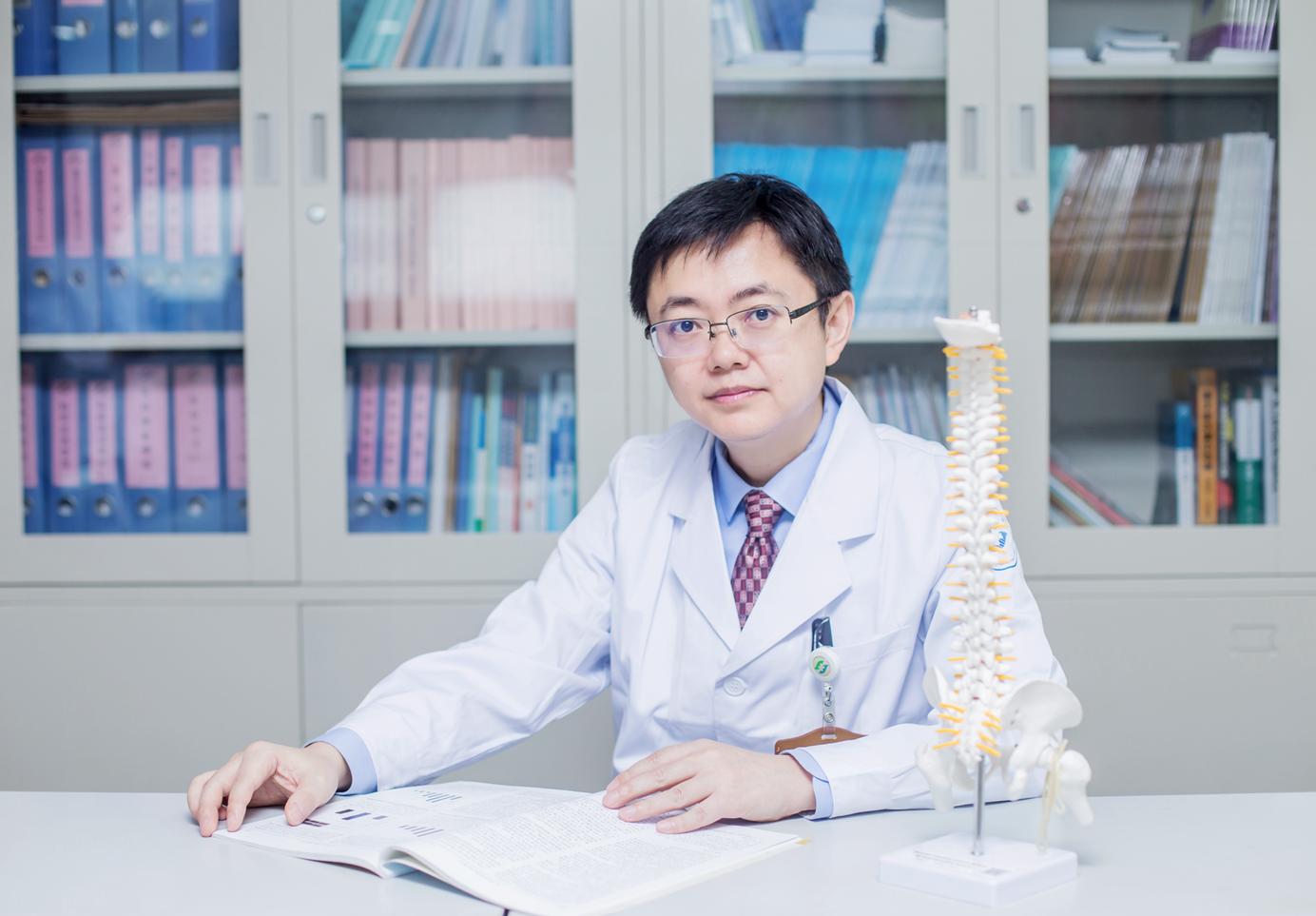 腰椎间盘突出可以仰卧起坐吗,腰椎间盘突出可以做仰卧起坐吗