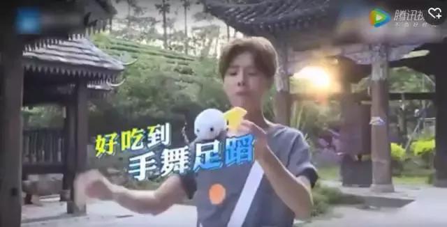 LUHAN鹿BOSS一直都在吃的路上进步向前他还在音乐之路上很成功