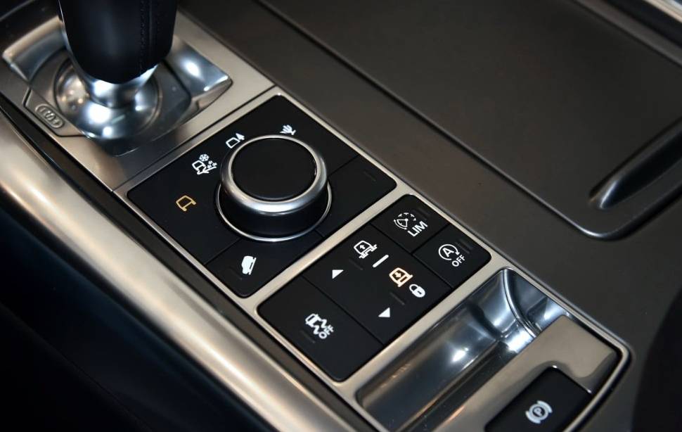 路虎揽胜运动版深度试驾,试驾路虎揽胜行政加长