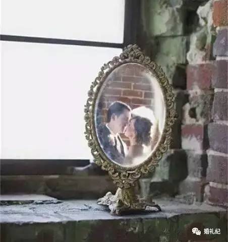 摄影师亲手教新人摆婚纱照造型,6种必拍的婚纱照风格