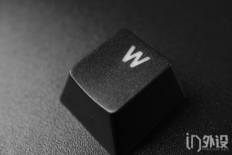 魔炼者1506机械键盘拆解,入门级客制化机械键盘横向评测