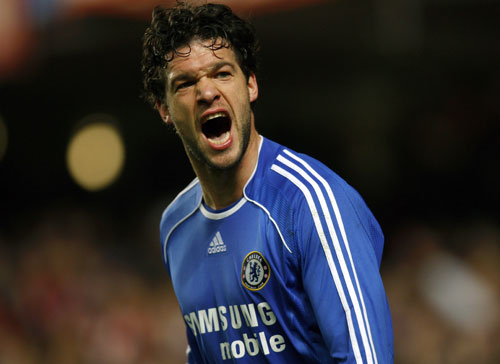 贝克汉姆转会皇马带来的盈利,绿茵从不缺人才