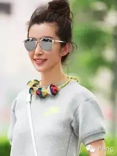 高圆圆被杂志小编黑了!看了照片我的嫉妒心好多了。。