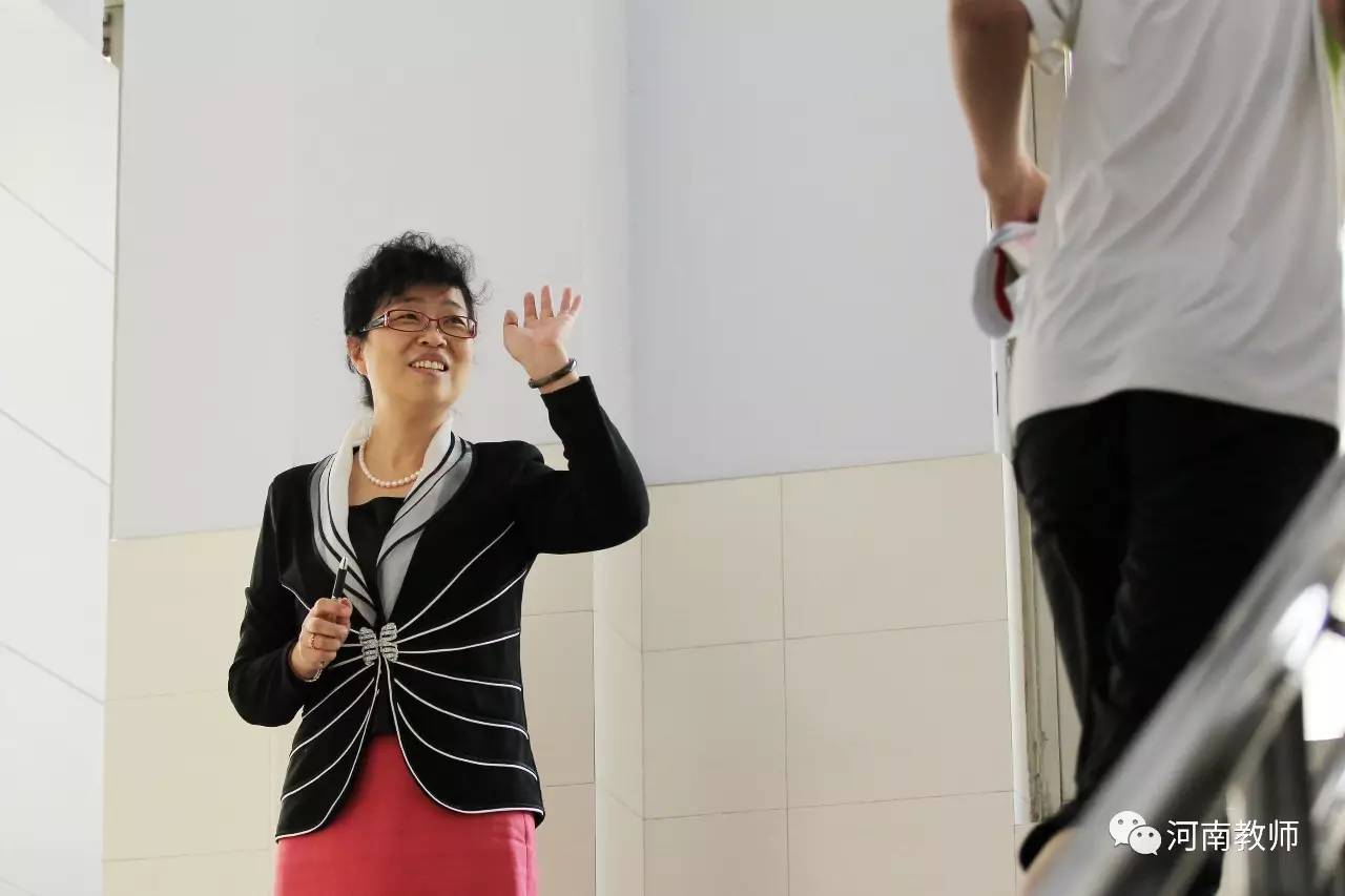 弦断,歌停,曲犹在……她的离去,震惊了整个河南教育界;她的微光,照亮了教育改革的一片天!