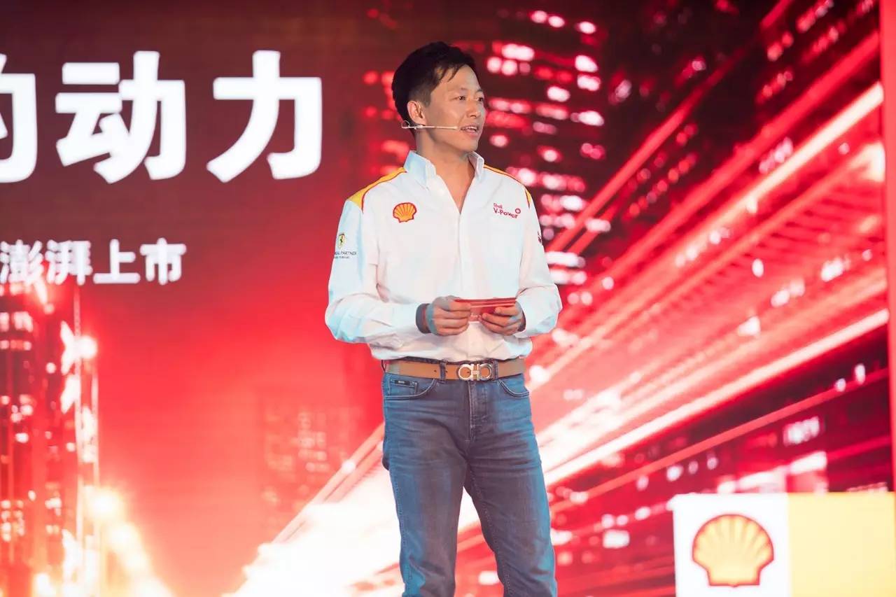 这是一场假的燃油发布会，现场全是法拉利*博兰**基尼等超豪