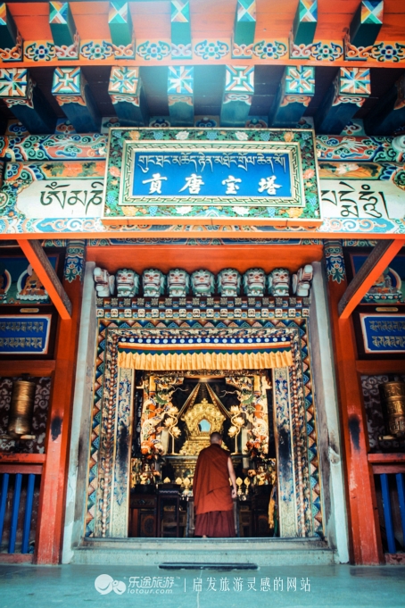 拉卜楞寺西藏,甘南拉卜楞寺离拉萨远吗