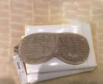 美肤记丨这样睡觉，胜过涂100瓶眼霜